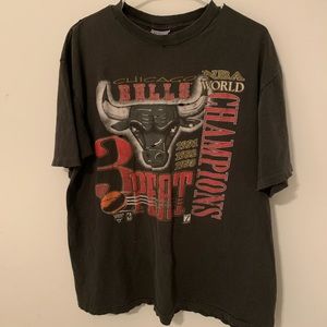 Vintage original print 90s Bulls shirt